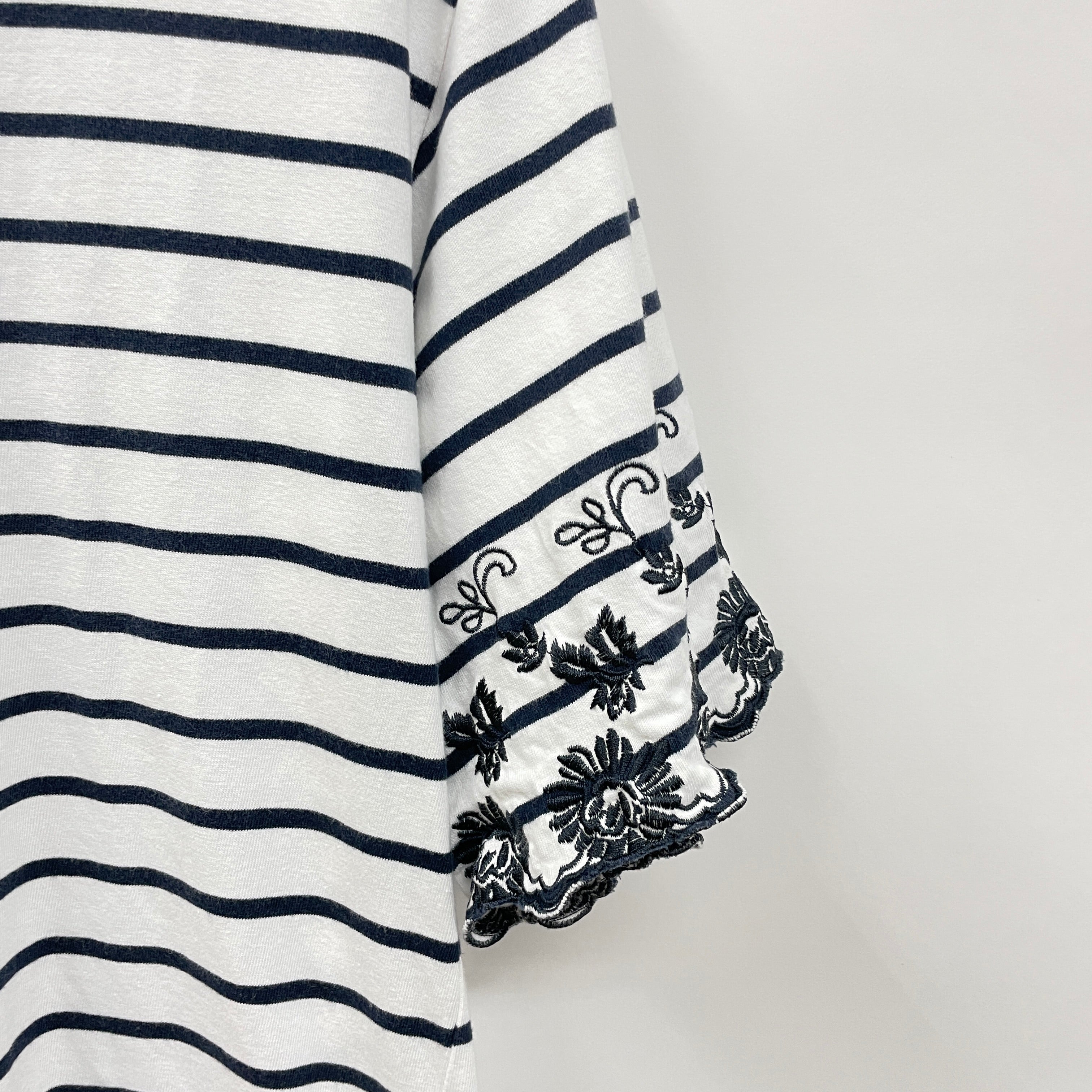 袖刺繍ボーダーTシャツ – PASTEQIDOR