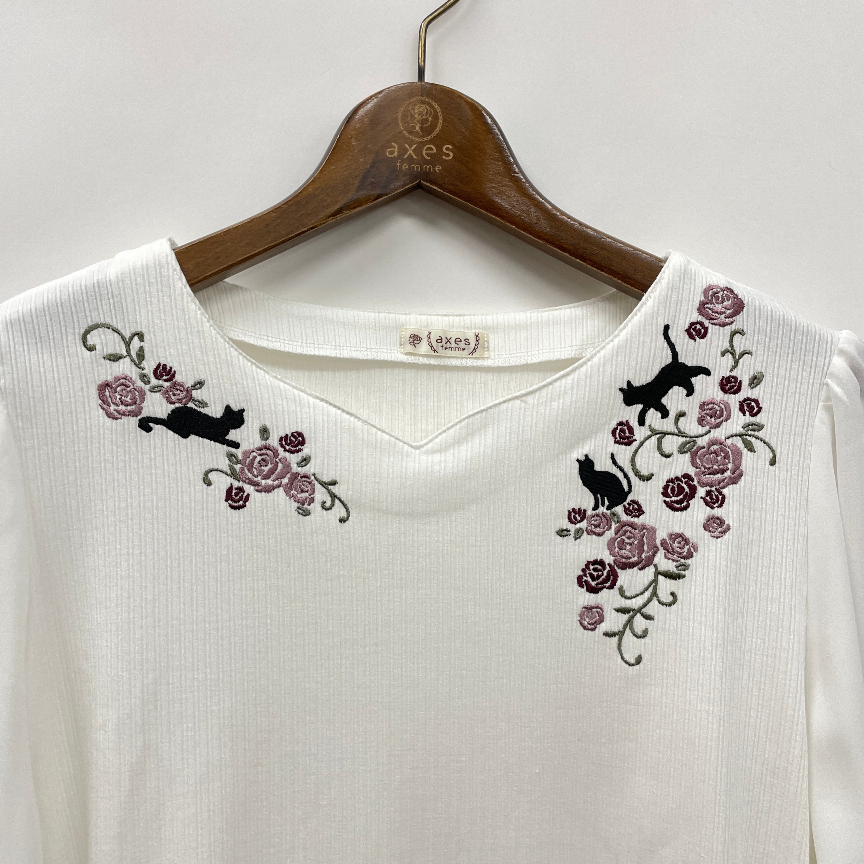 ネコ刺繍リブプルオーバー – PASTEQIDOR