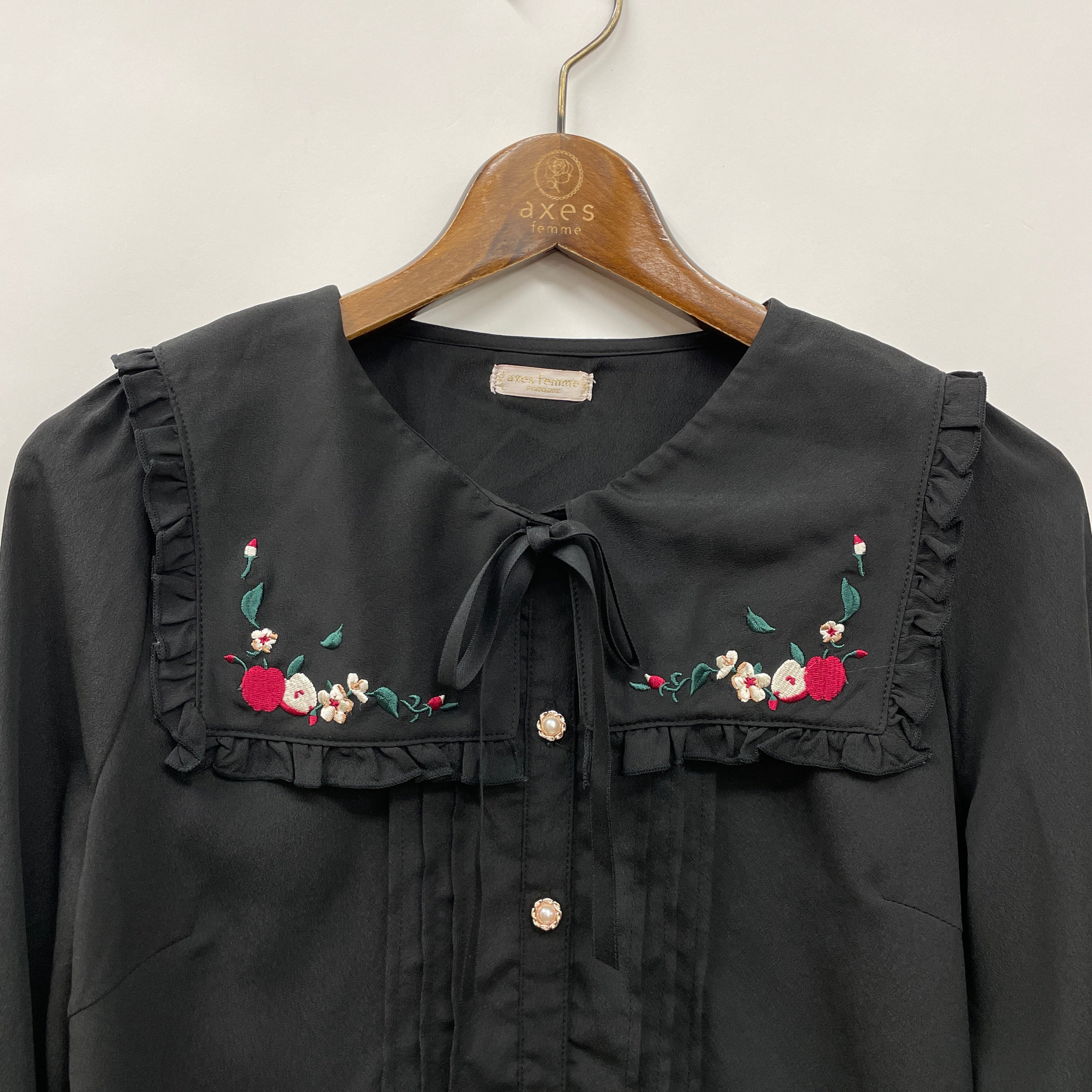 フルーツ刺繍セーラーブラウス – PASTEQIDOR