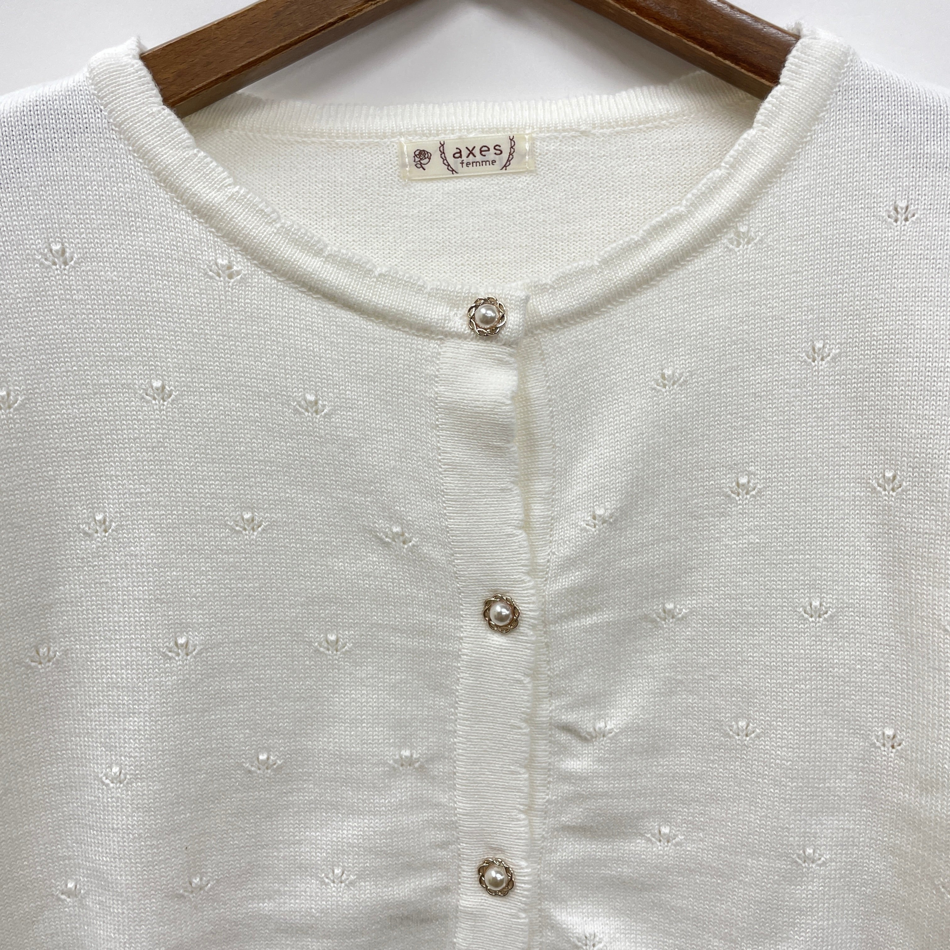 alors Paris アイボリー ニットスカーフ 刺繍B EIMY ISTOIRE（エイミーイストワール）の「フラワースカーフ