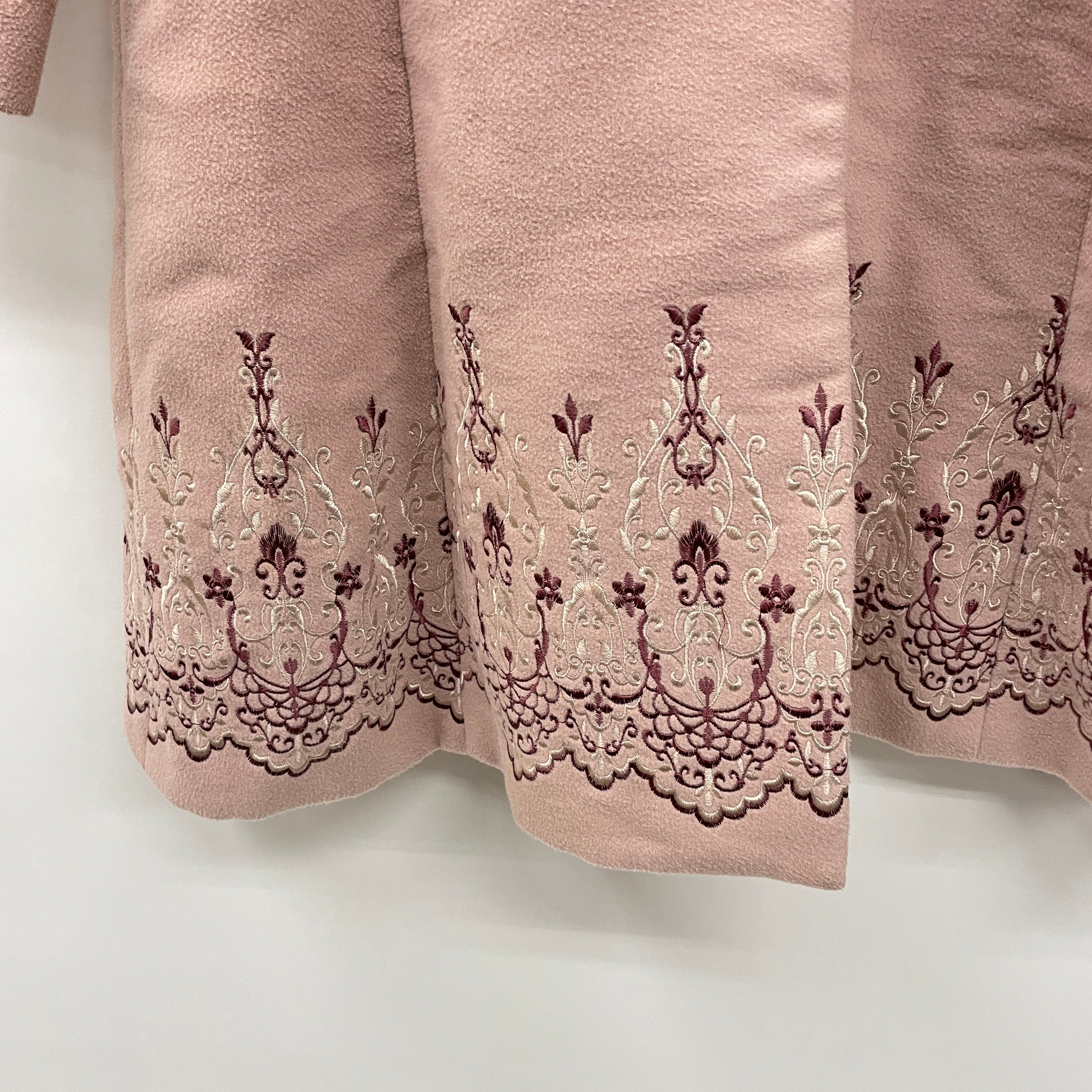 オーナメント刺繍入りコート – PASTEQIDOR