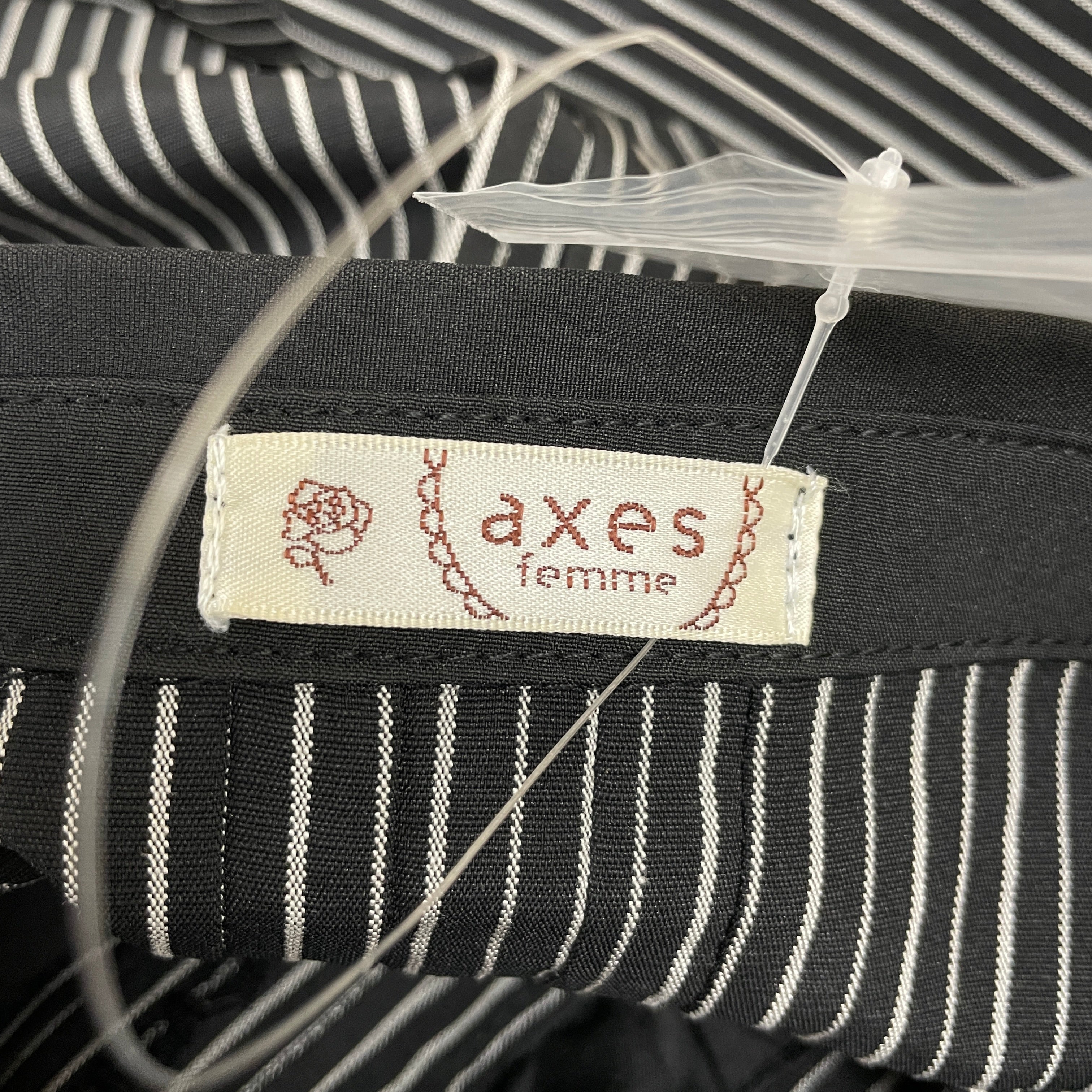 クロスローズ刺繍BL – PASTEQIDOR